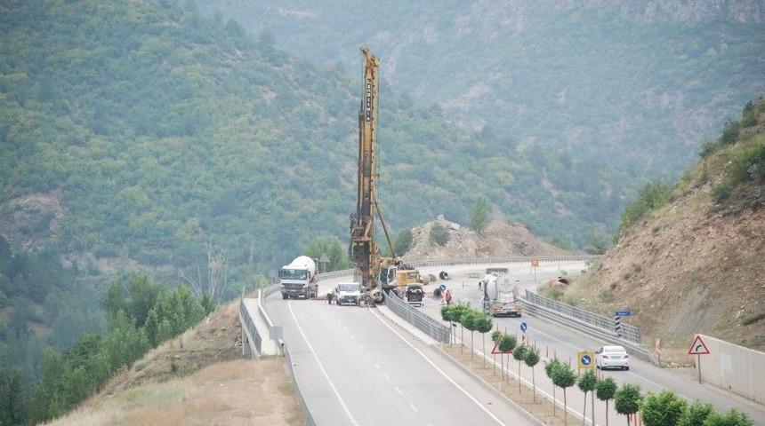 Tokat Çevre Yolunda Heyelan Riskine Karşı Çalışma Başlatıldı