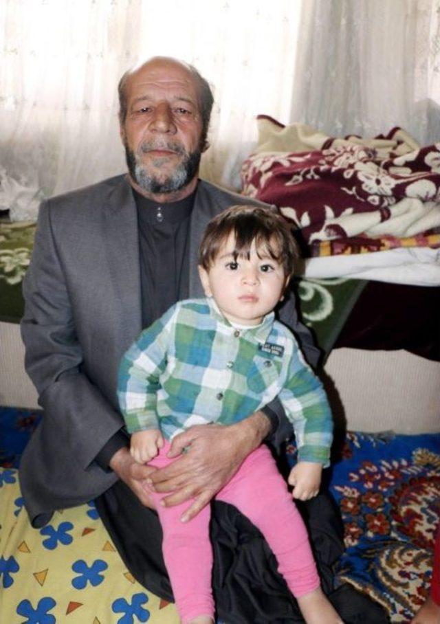 Ayaklarını Kaybeden Türkmen Yüzbaşı 13 Kişilik Ailesiyle Kayseri’ye Sığındı
