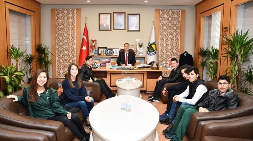 Gen&ccedil;lere Pozitif Ayrımcılık