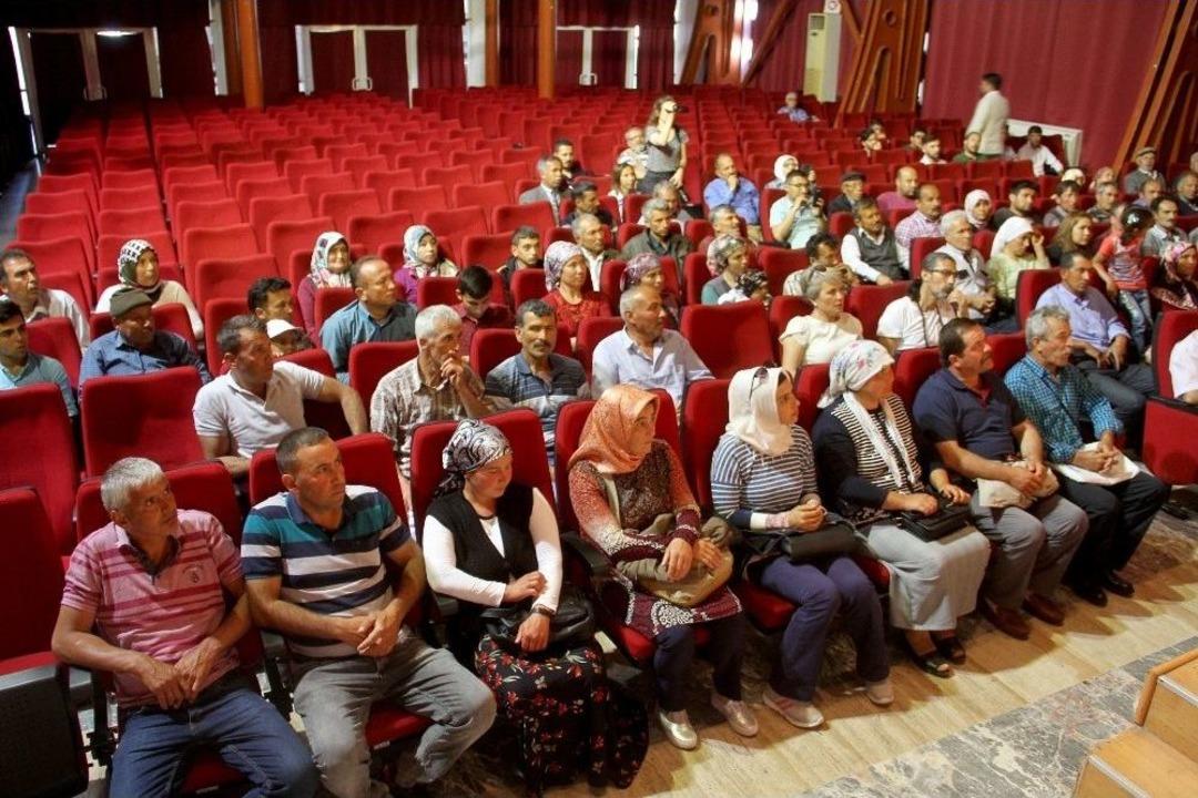 Teke Y&ouml;resindeki &Ccedil;obanlar Tiyatro İle Tanıştı