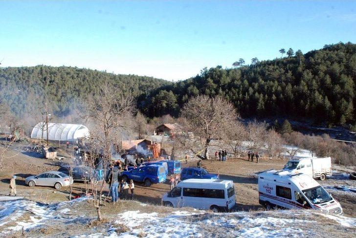 Vahşice Öldürüldükten Sonra Yakılan Aile Yarın Defnedilecek G4