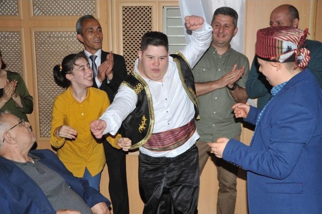 &Ouml;zel &Ouml;ğrencilerden &Ouml;zel G&ouml;steri