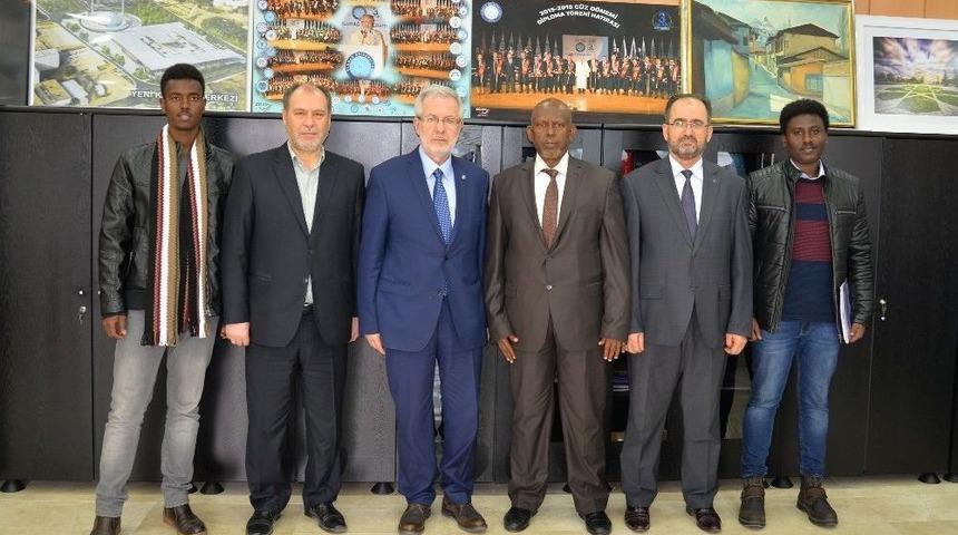 Uludağ &Uuml;niversitesi&rsquo;nden Somali &Uuml;niversitesine Akademik Destek