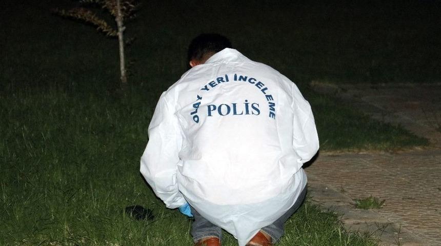 15 Yaşındaki Kız İntihar Notu Bırakıp 13&rsquo;&uuml;nc&uuml; Kattan Atladı