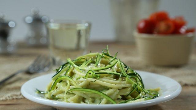 Kabak ve Avokado Soslu Spagetti