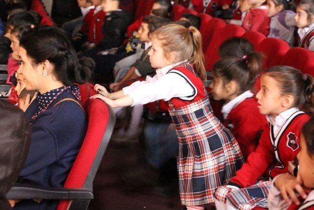 Silopi’de Minik Öğrencilere Yönelik Tiyatro Etkinliği