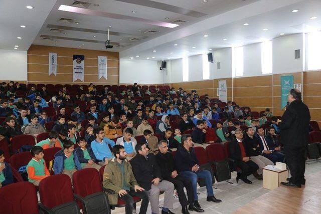 Bing&ouml;l&rsquo;de &Ouml;ğrencilere Kişisel Gelişim Konferansı 1