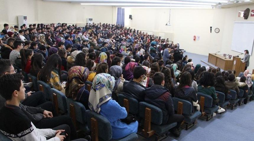 F&uuml;&rsquo;de "bilimde Kadın" Paneli