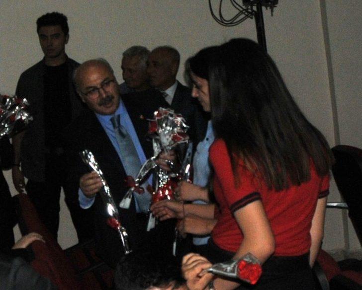 "son Kuşlar" Demir Parmaklıklar Arkasındakileri Önce Güldürdü, Sonra Ağlattı G5