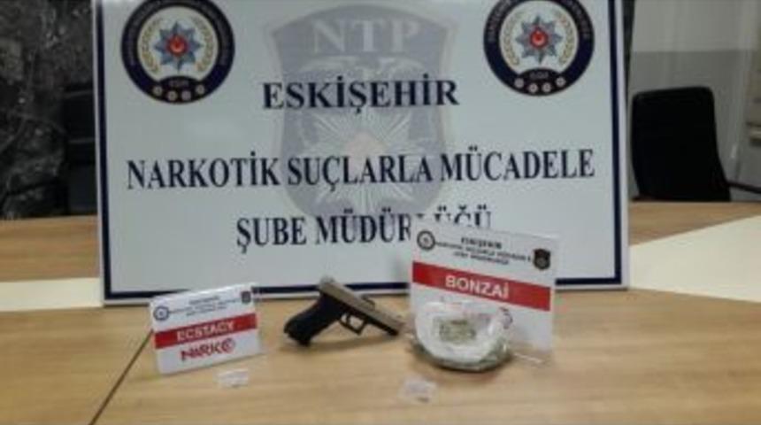Uyuşturucu Satıcısı 2 Kişi Yakalandı