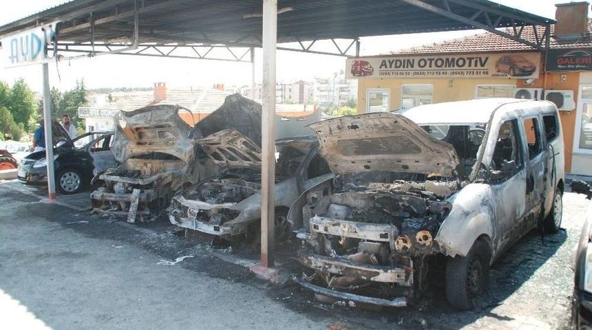 Oto Galericiler Sitesi&rsquo;nde Yangın