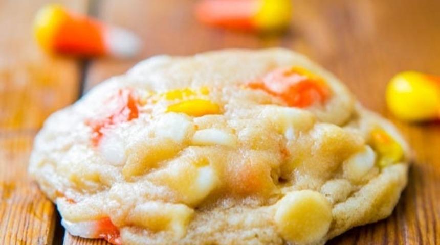 Mısırlı ve Beyaz Çikolatalı Yumuşak Kurabiye