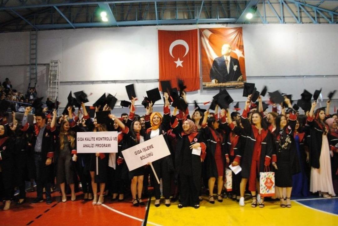 Eğirdir Myo&rsquo;da Mezuniyet Coşkusu