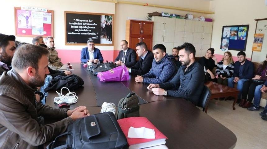 Kaymakam &Ccedil;etin, &Ouml;ğretmenleri Dinledi