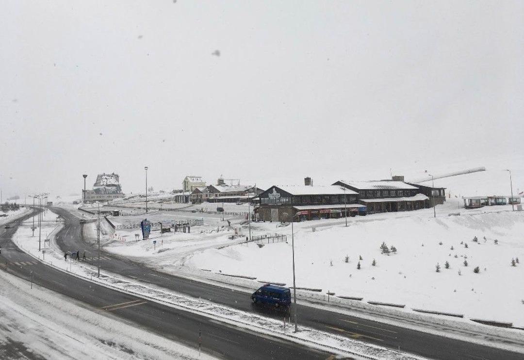 Kayak Severlere M&uuml;jde: Erciyes&rsquo;te Kar Sezonu Uzadı