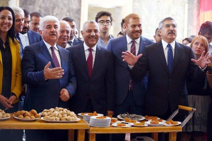 Vekiller Yöresel Tatları Tbmm’ye Taşıdı G1