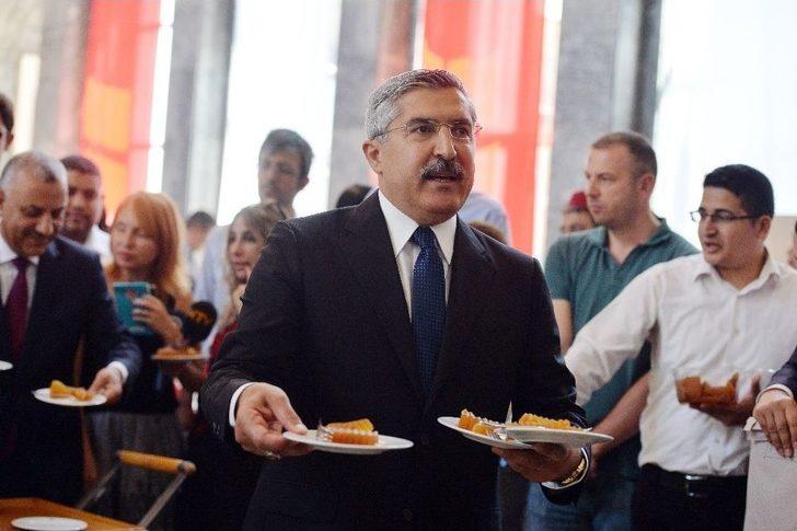 Vekiller Yöresel Tatları Tbmm’ye Taşıdı G3