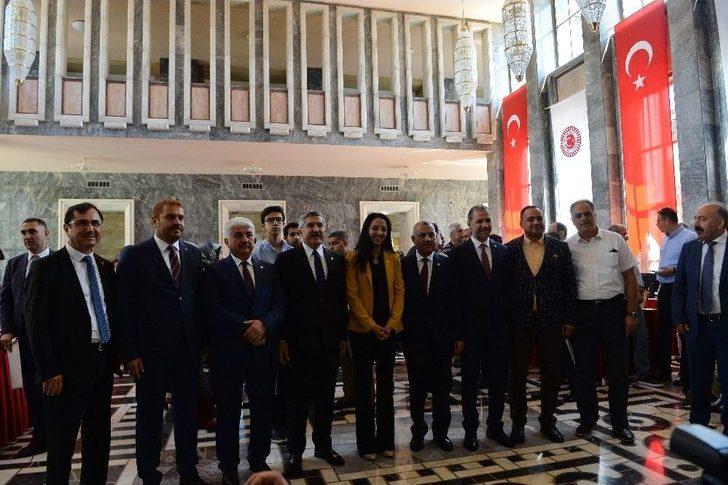 Vekiller Yöresel Tatları Tbmm’ye Taşıdı G5