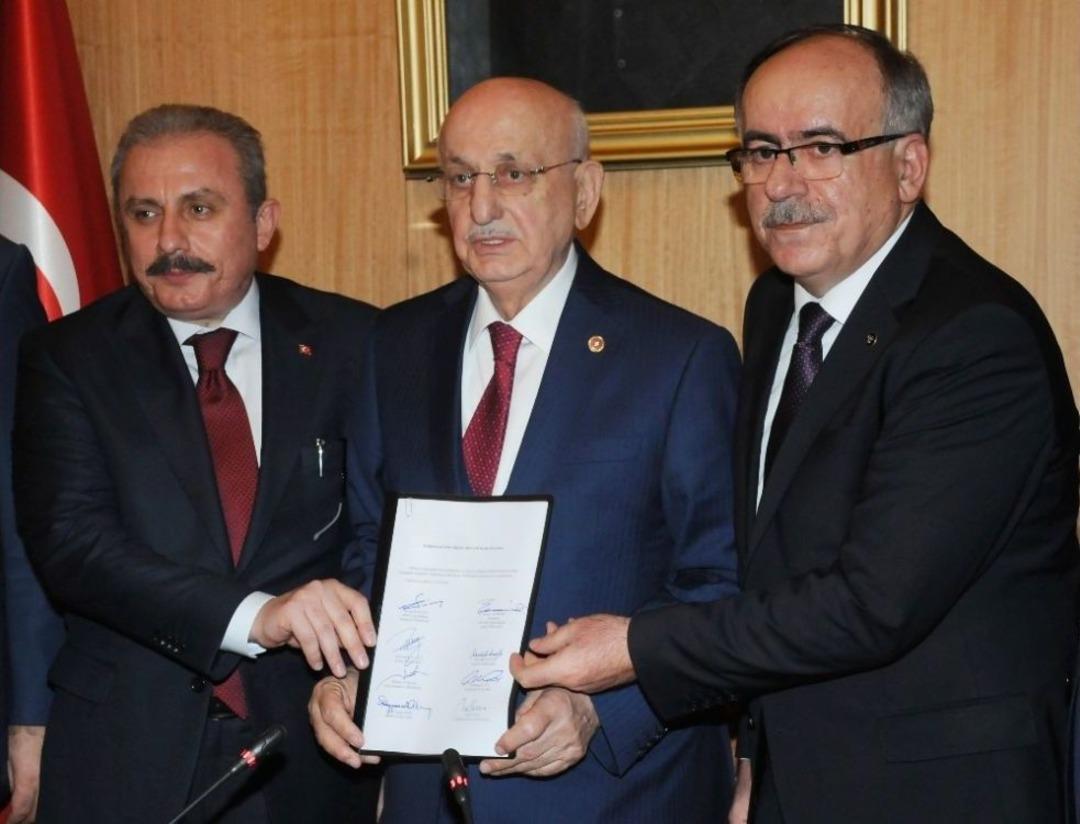 İttifak Teklifi Tbmm Başkanı İsmail Kahraman&rsquo;a Sunuldu