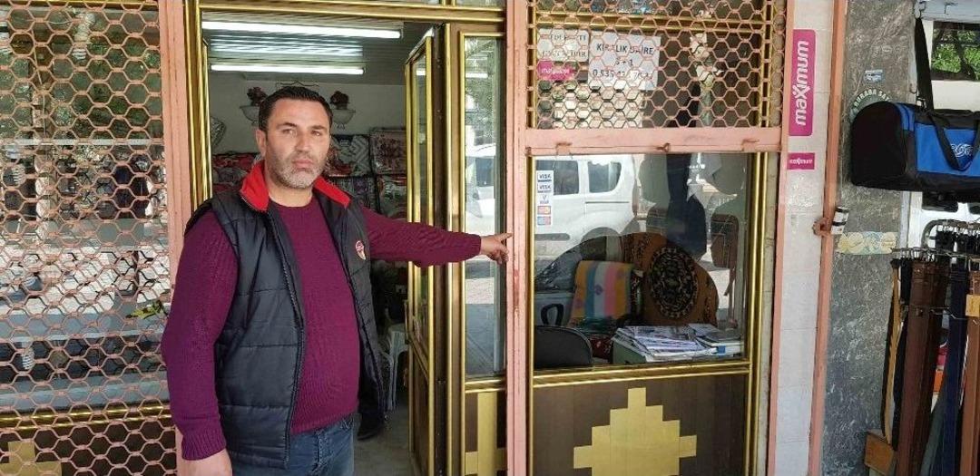 Alarm &Ccedil;alınca Girdiği Kuyumcuyu Soyamadan Ka&ccedil;tı