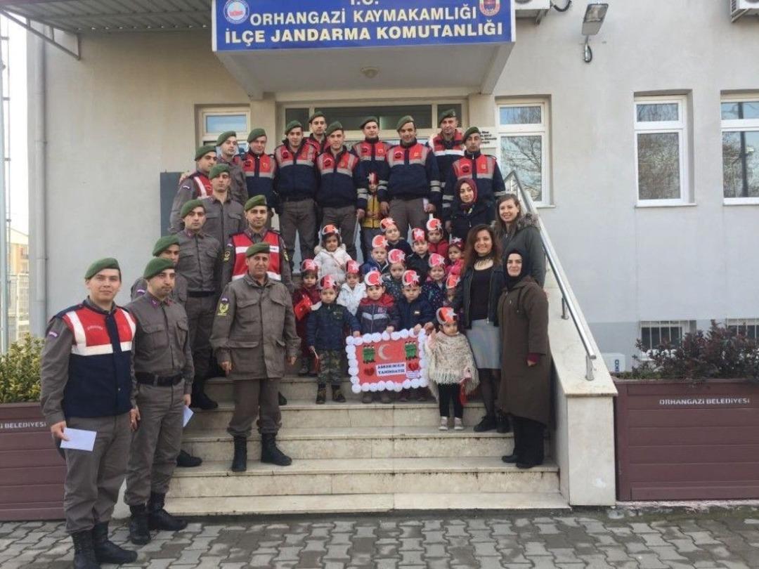 Afrin&rsquo;deki Mehmet&ccedil;iğe Bursa&rsquo;dan Moral Kargosu