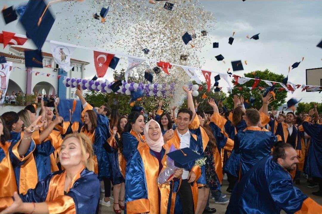 Ortaca Meslek Y&uuml;ksekokulunda Mezuniyet T&ouml;reni D&uuml;zenlendi