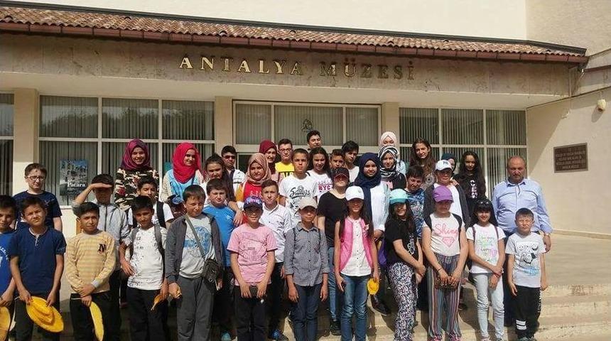 Simavlı &Ouml;ğrenciler Antalya&rsquo;yı Gezdi