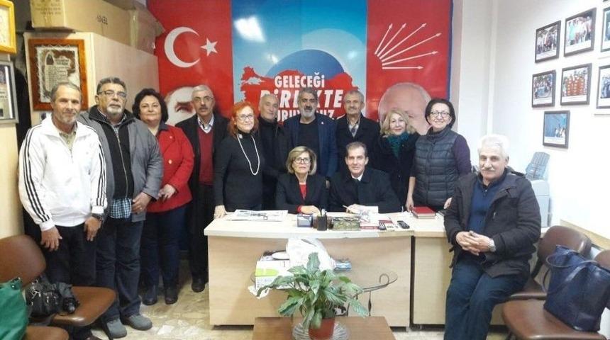 Ayvalık Chp&rsquo;de G&ouml;rev B&ouml;l&uuml;m&uuml; Yapıldı