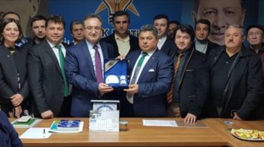 Ak Parti Nil&uuml;fer&rsquo;e K&uuml;tahya&rsquo;dan Hayırlı Olsun Ziyareti