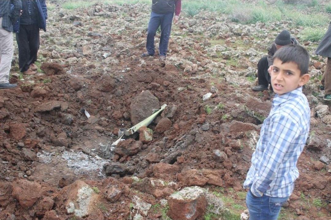 Hatay&rsquo;ın Kırıkhan İl&ccedil;esinde 3 Noktaya 5 Roket D&uuml;şt&uuml;
