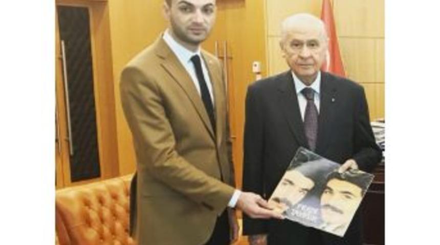 &Uuml;lk&uuml; Ocakları&rsquo;ndan Bah&ccedil;eli&rsquo;ye &rsquo;ferdi Tayfur&rsquo;un Taş Plak&rsquo; S&uuml;rprizi