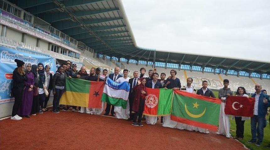 &Ccedil;uval Yarışı Yapıp Halat &Ccedil;ektiler