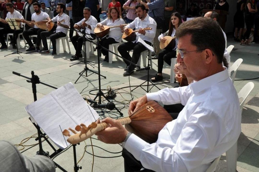 Siyaseti Bırakınca Sanata Bağlandı