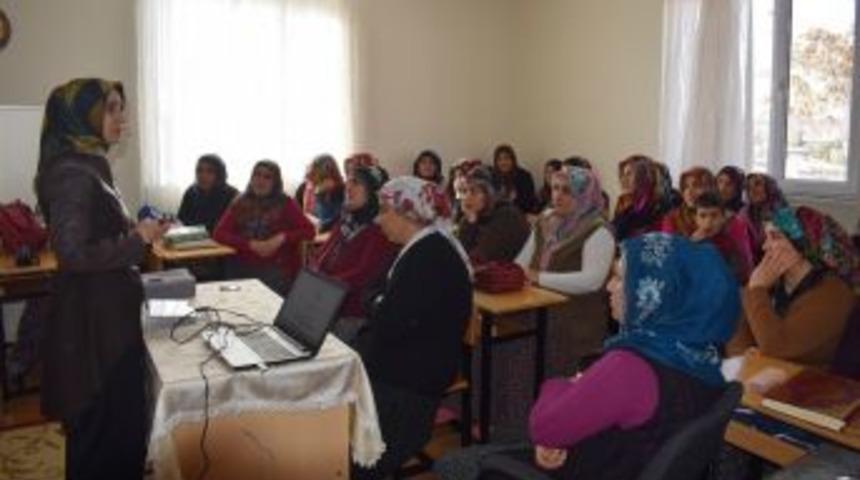 Aile İ&ccedil;i İletişimin &Ouml;nemi Anlatıldı