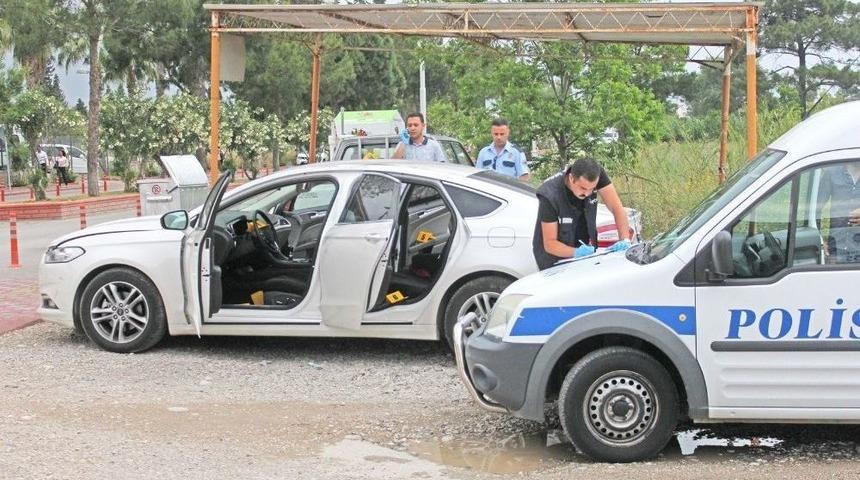 Adliye &Ouml;n&uuml;nde Bekleyen Ş&uuml;pheli Ara&ccedil;tan 2 Adet Tabanca &Ccedil;ıktı