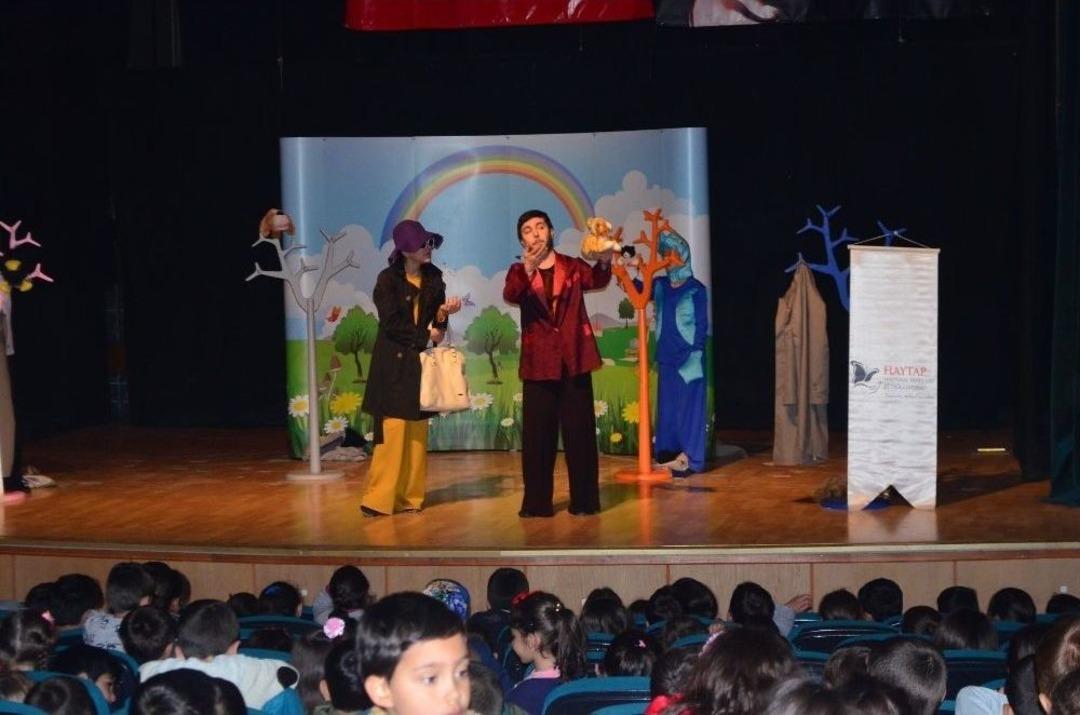 Tiyatro Oyunuyla Miniklere Hayvan Sevgisini Aşılanıyor