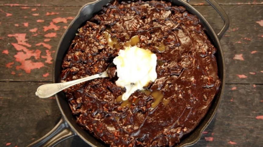 Tavada Çikolatalı Kek