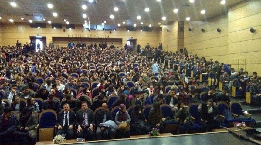 &ldquo;seherin Kadınları&rdquo; Adlı Oyuna B&uuml;y&uuml;k İlgi