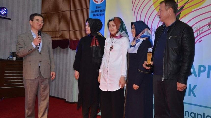 Emet&rsquo;te &rsquo;g&ouml;n&uuml;llere Dokunanlar&rsquo; &Ouml;d&uuml;llendirildi