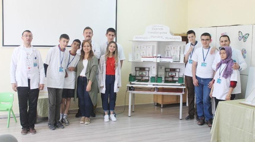 Engelli &Ouml;ğrencilerden Bilim Fuarı