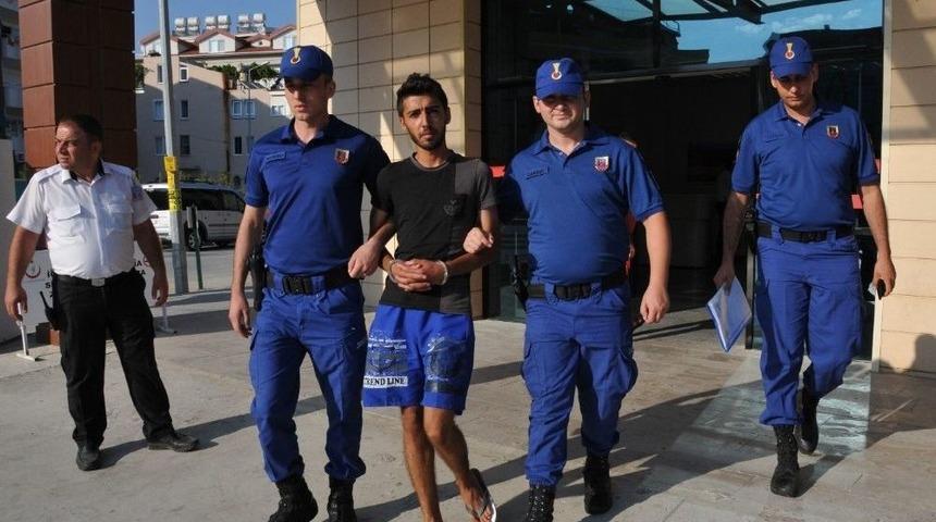 Alanya&rsquo;da Suriyeli Gen&ccedil; Tutuklandı, Bı&ccedil;akladığı Kişi Ağır Yaralandı