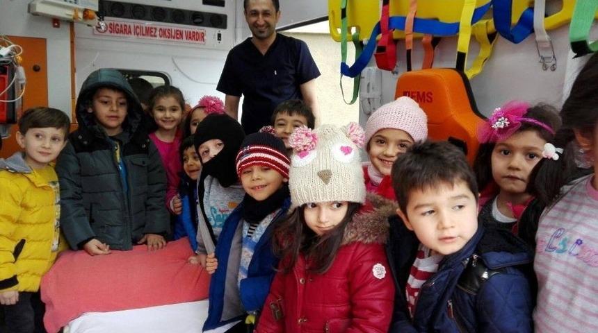 Anaokulu &Ouml;ğrencilere Ambulans Eğitimi Verildi
