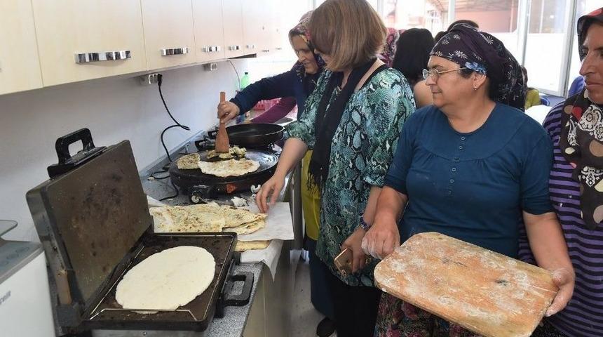 Uşak&rsquo;ta &Ccedil;&ouml;lyak Ve Pku Hastalarına Belediye Desteği S&uuml;r&uuml;yor