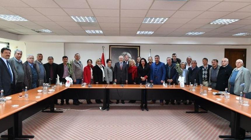Edremitli Muhtarlardan Başkan Kafaoğlu&rsquo;na Zeytin Dalı