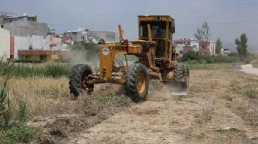 Toroslar&rsquo;da Boş Arazilerde Temizlik &Ccedil;alışması