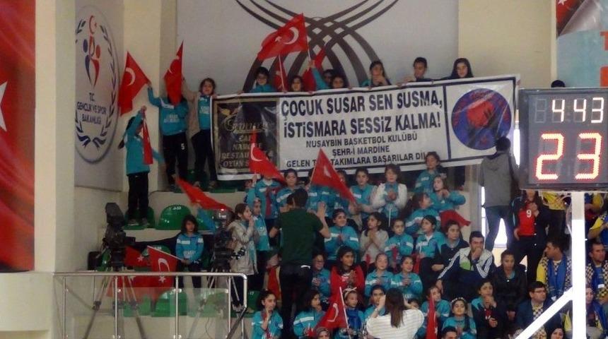 Ptt Kadınlar T&uuml;rkiye Kupası: Yakın Doğu &Uuml;niversitesi: 88 - Abdullah G&uuml;l &Uuml;niversitesi: 53