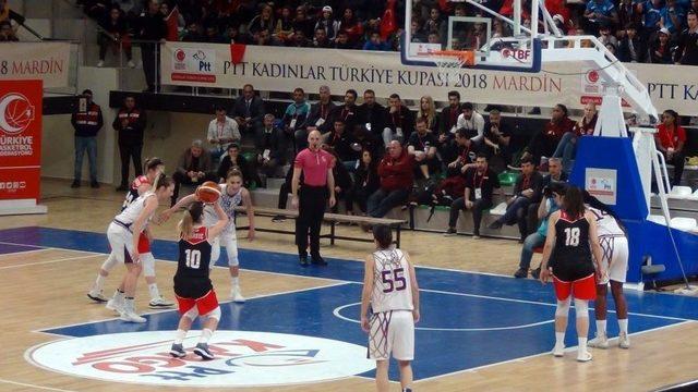 Ptt Kadınlar Türkiye Kupası: Yakın Doğu Üniversitesi: 88 - Abdullah Gül Üniversitesi: 53