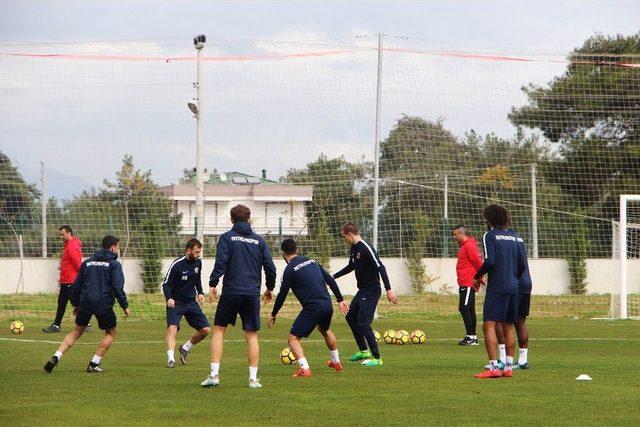 Antalyaspor’da Yüzler Gülüyor