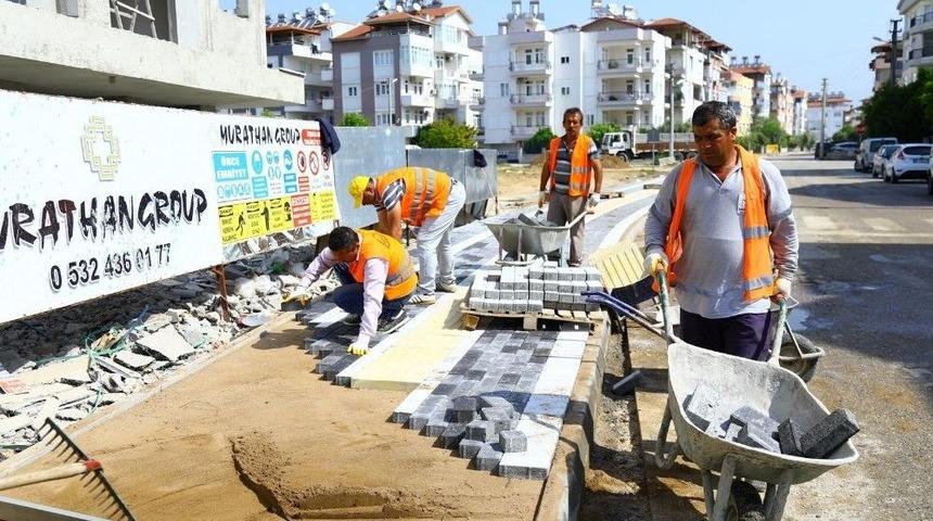 Manavgat Belediyesi&rsquo;nden Yol, Kaldırım Ve Park &Ccedil;alışmaları