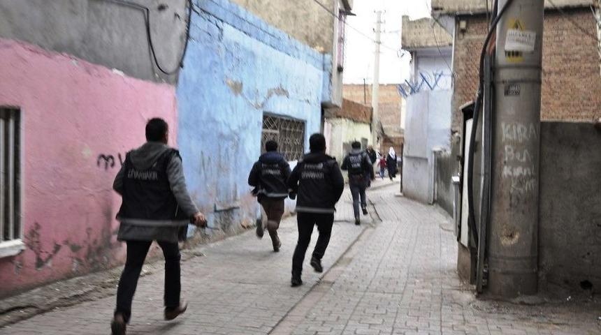 Diyarbakır’da Hava Destekli Uygulamada 12 Eyp Ele Geçirildi